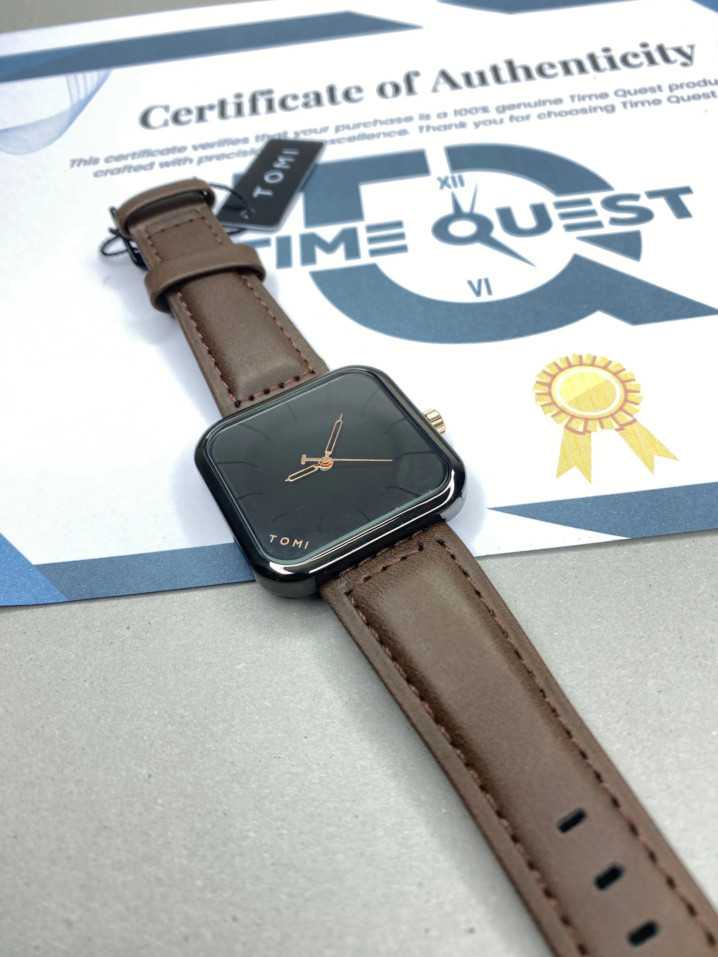 TOMI T-084 Men's Watch Quartz Date Leather Strap