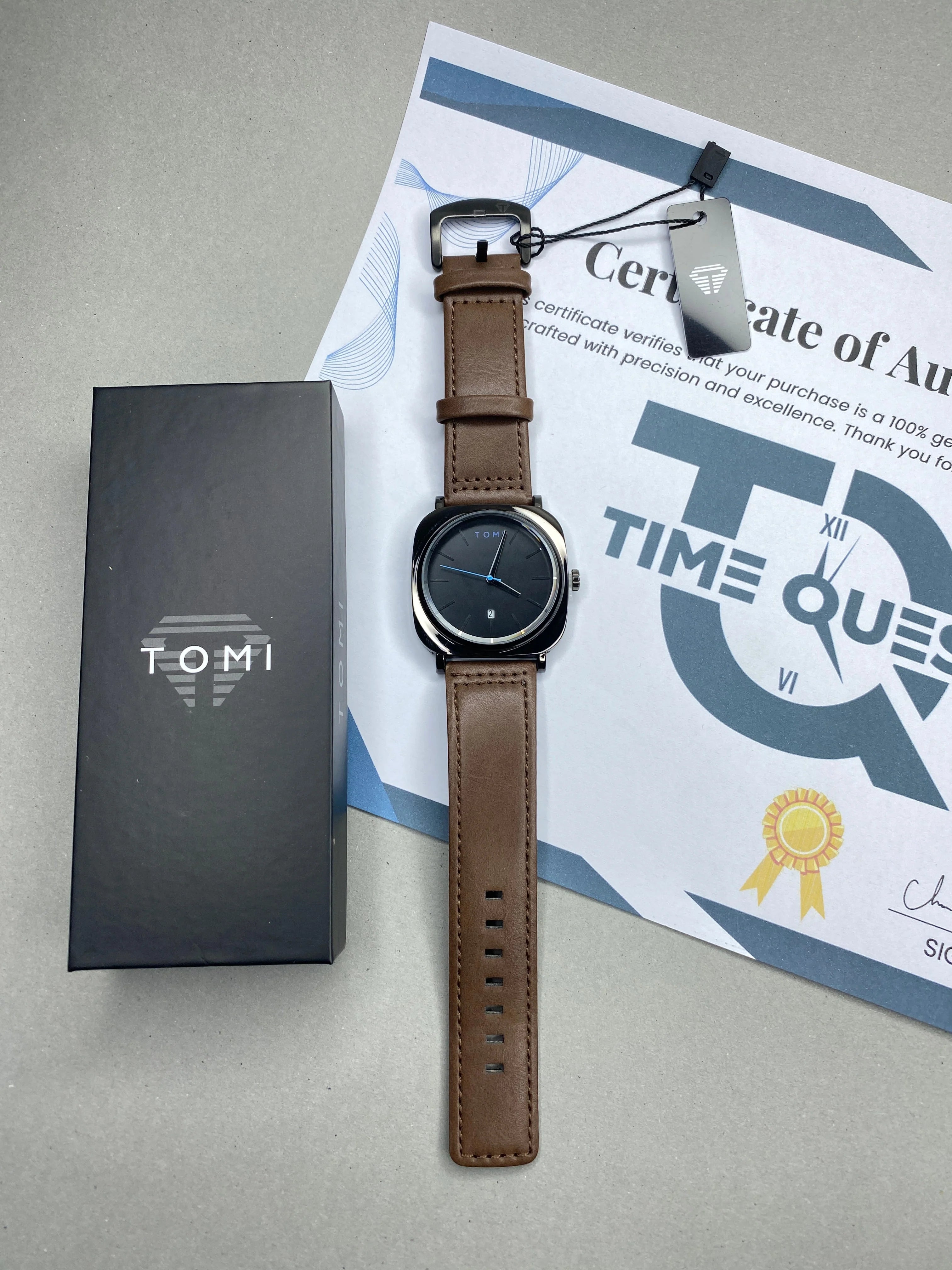 TOMI T-084 Men's Watch Quartz Date Leather Strap